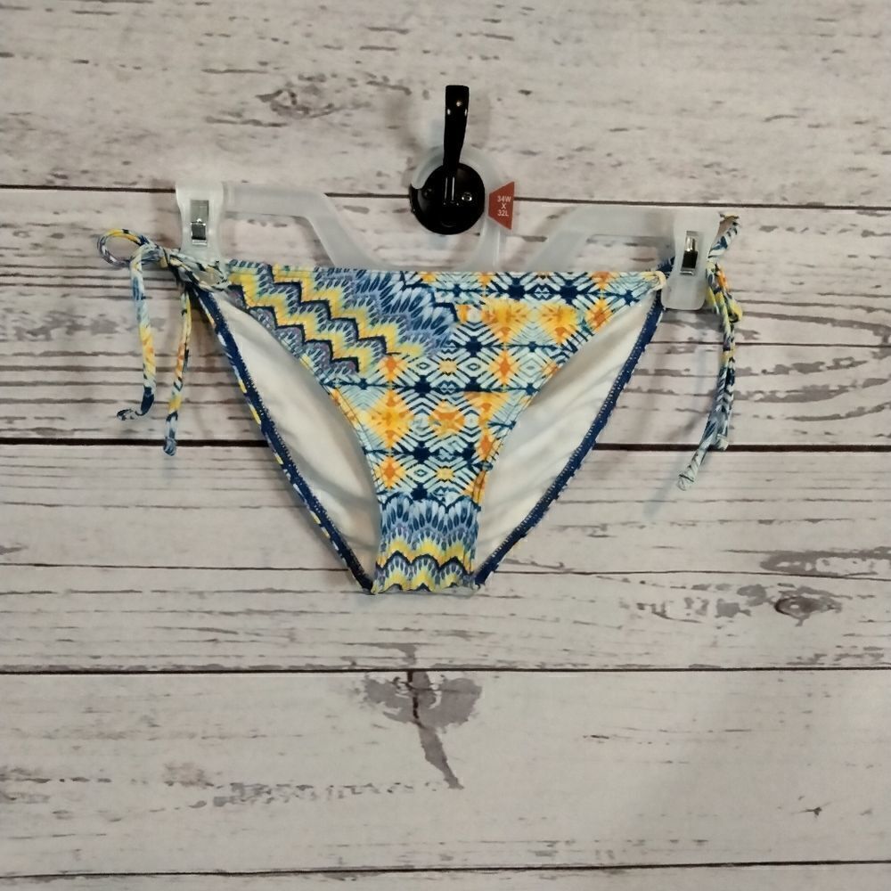 New Without tags. "Sunsets" woman's bikini bottoms